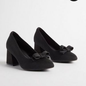 Pointed Toe Block Heel Pump with Bow (WW) TORRID